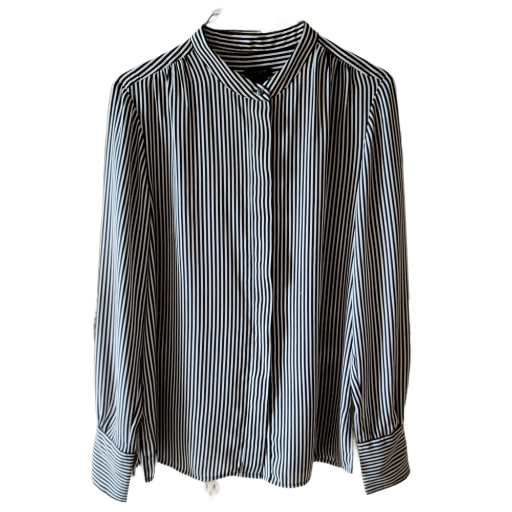 🦋Sale🦋4/$25Ann Taylor Factory Button Down Blouse